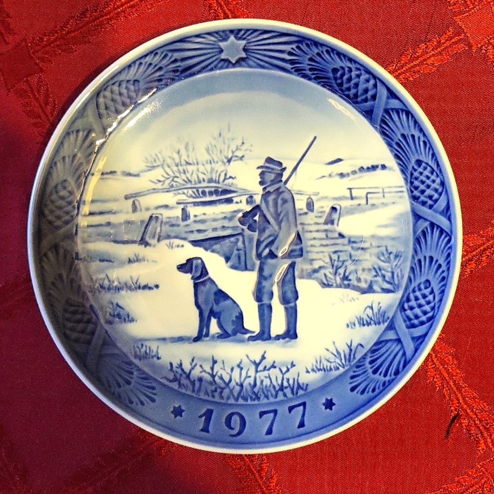 1977 Royal Copenhagen wall plate.